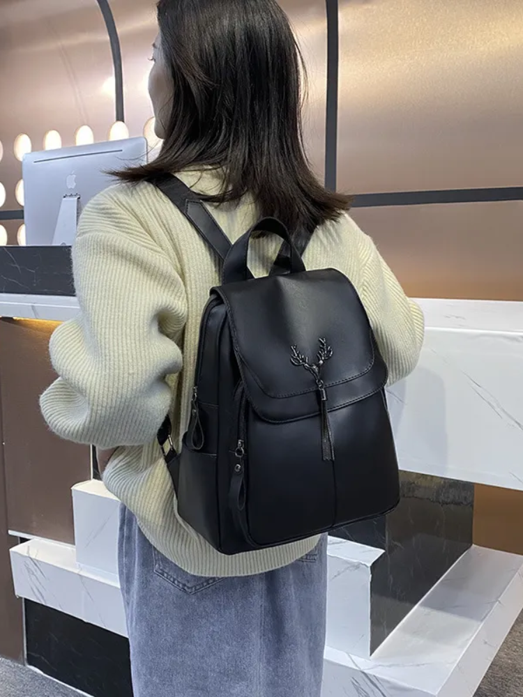 Stylish Women’s Travel Backpack – Spacious Design for Everyday & Weekend Use