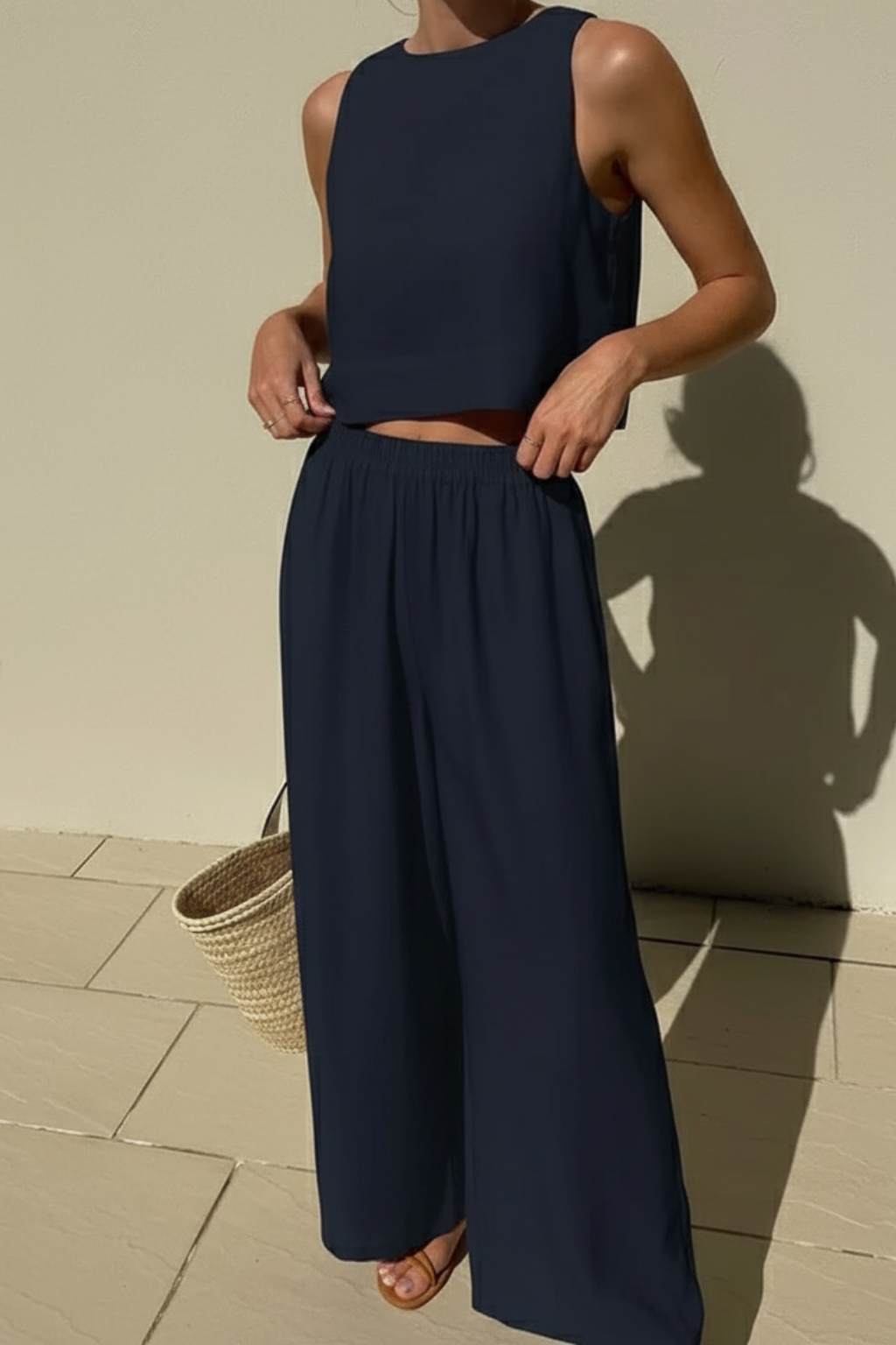Refined Two-Piece Summer Set – Sleeveless Crop Top & Wide-Leg Pants