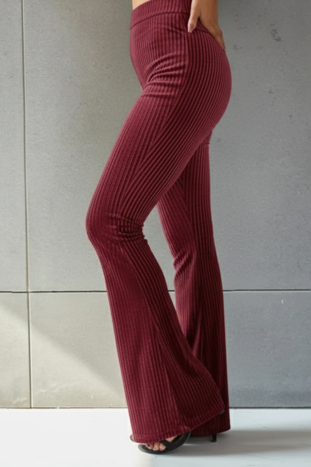 Chic High-Waist Flared Pants – Ribbed Texture & Elongated Silhouette
