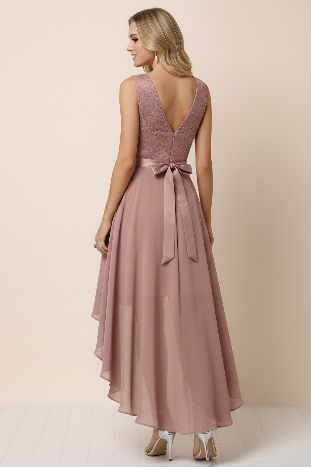 High-Low Evening Dress – Lace Bodice & Flowing Asymmetrical Silhouette