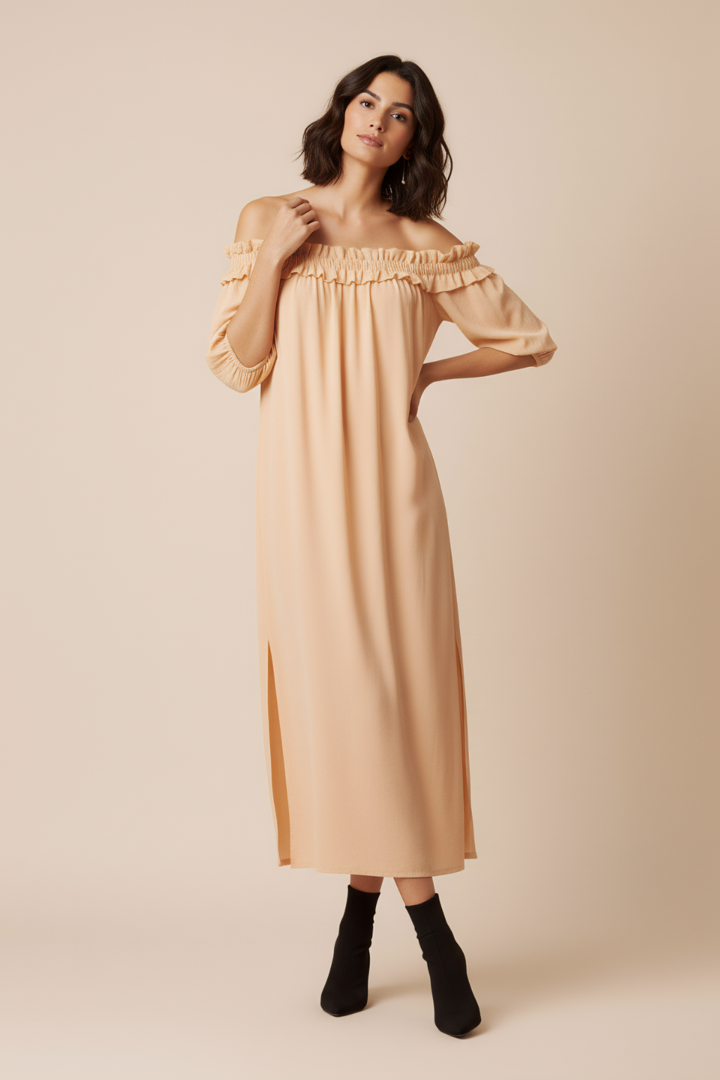 Romantic Off-Shoulder Ruffle Maxi Dress – Flowing Silhouette & Side-Split Elegance