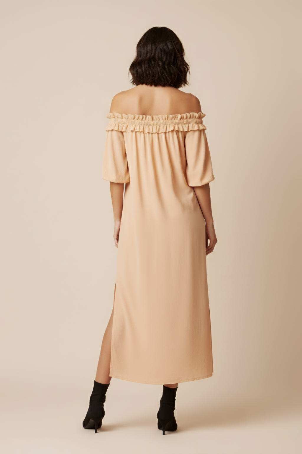 Romantic Off-Shoulder Ruffle Maxi Dress – Flowing Silhouette & Side-Split Elegance