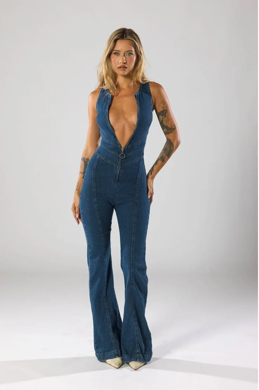 Chic Heart-Back Zip Jumpsuit – Deep-V Flared Silhouette