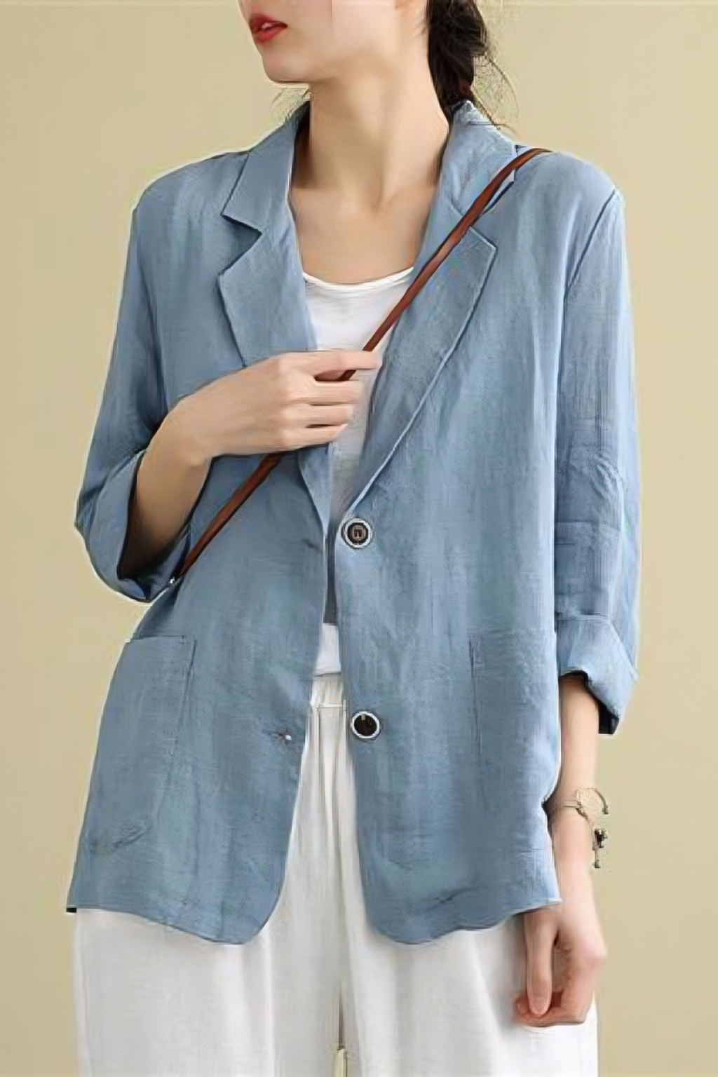 Chic Rolled-Sleeve Blazer – Relaxed Fit & Front Pocket Detailing