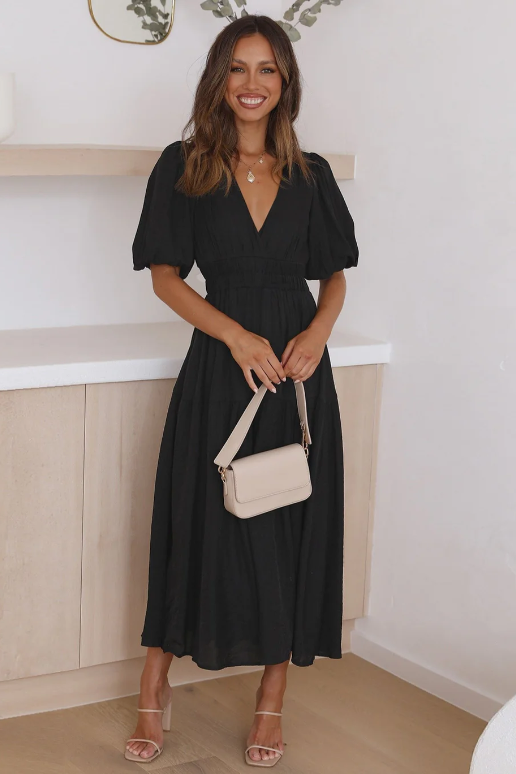 Feminine Puff-Sleeve Maxi Dress – Flowy Shape & Effortless Movement