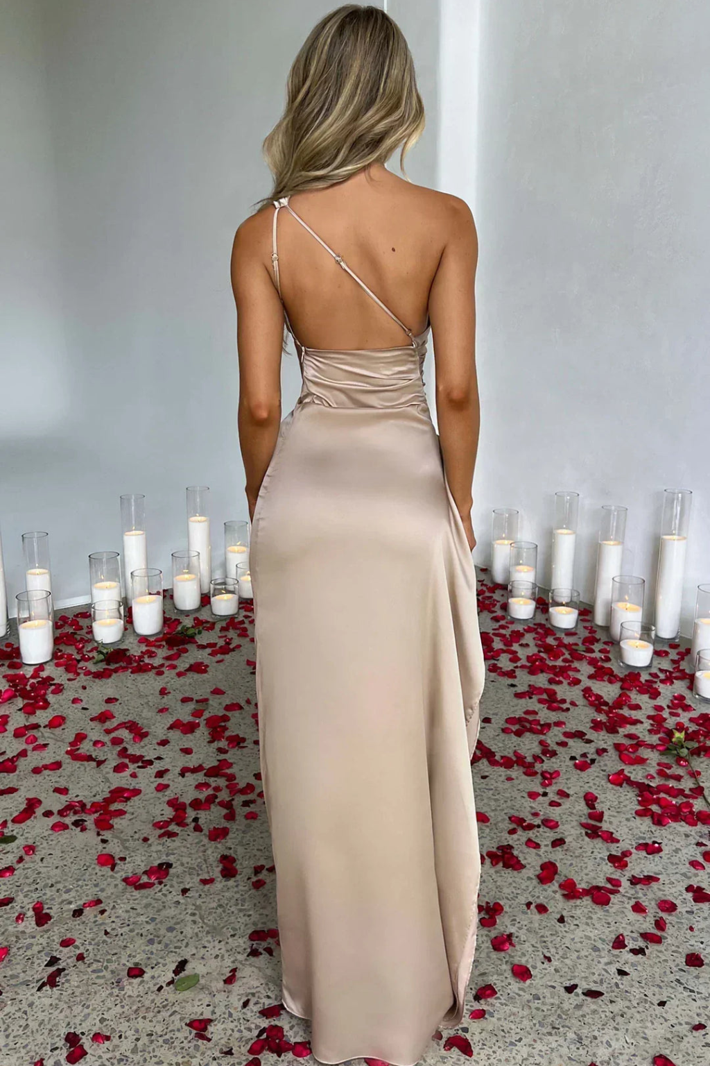 Satin One-Shoulder Evening Dress – Elegant Maxi Silhouette & High Split