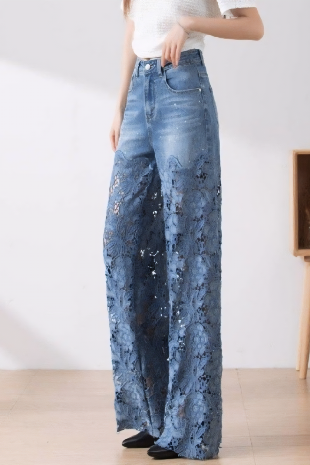 Statement Wide Leg Jeans – Floral Cutout Detail & High Waist Silhouette