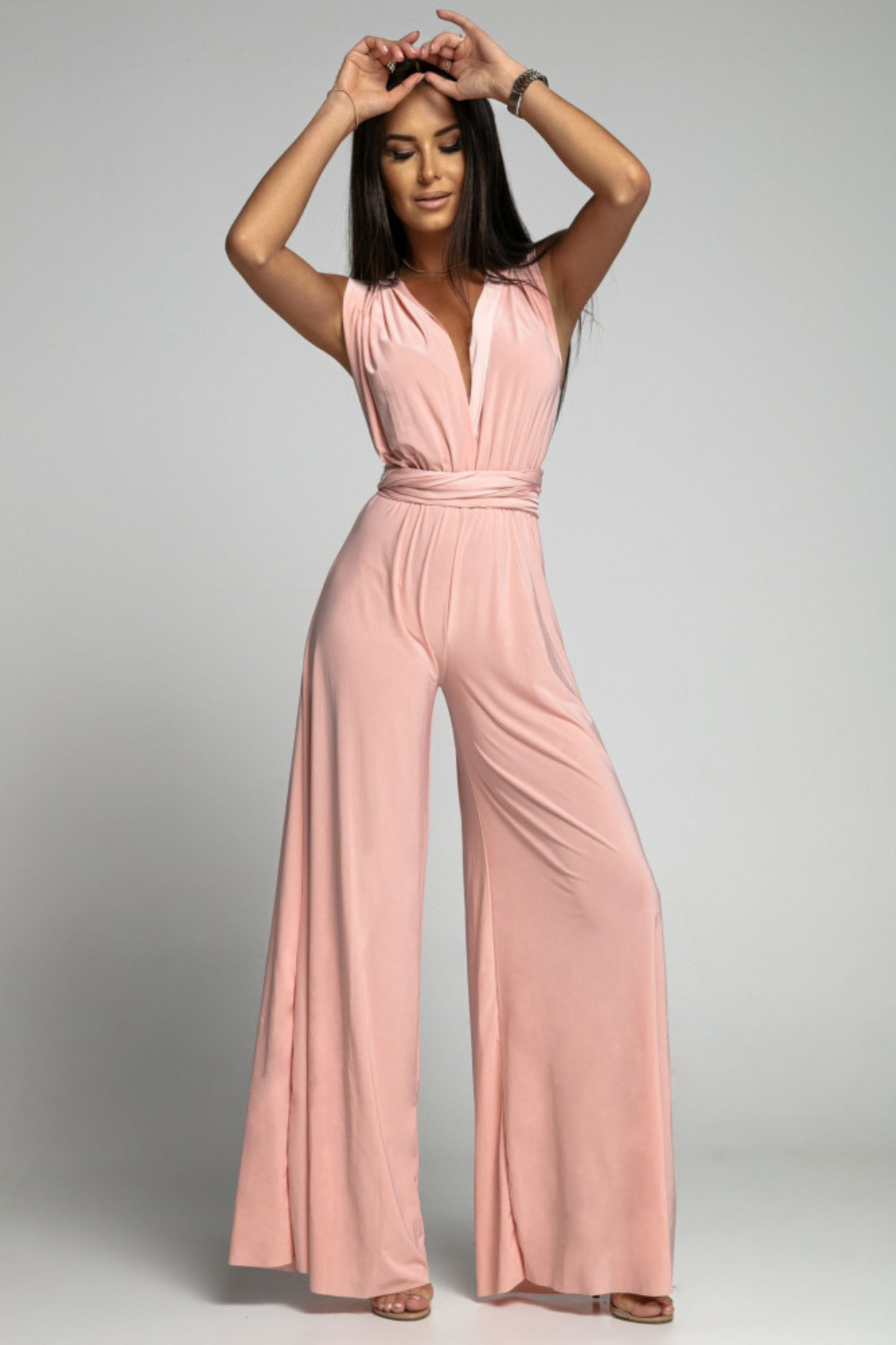 Elegant Wide-Leg Jumpsuit – Deep V-Neck Sleeveless Silhouette & Open Back