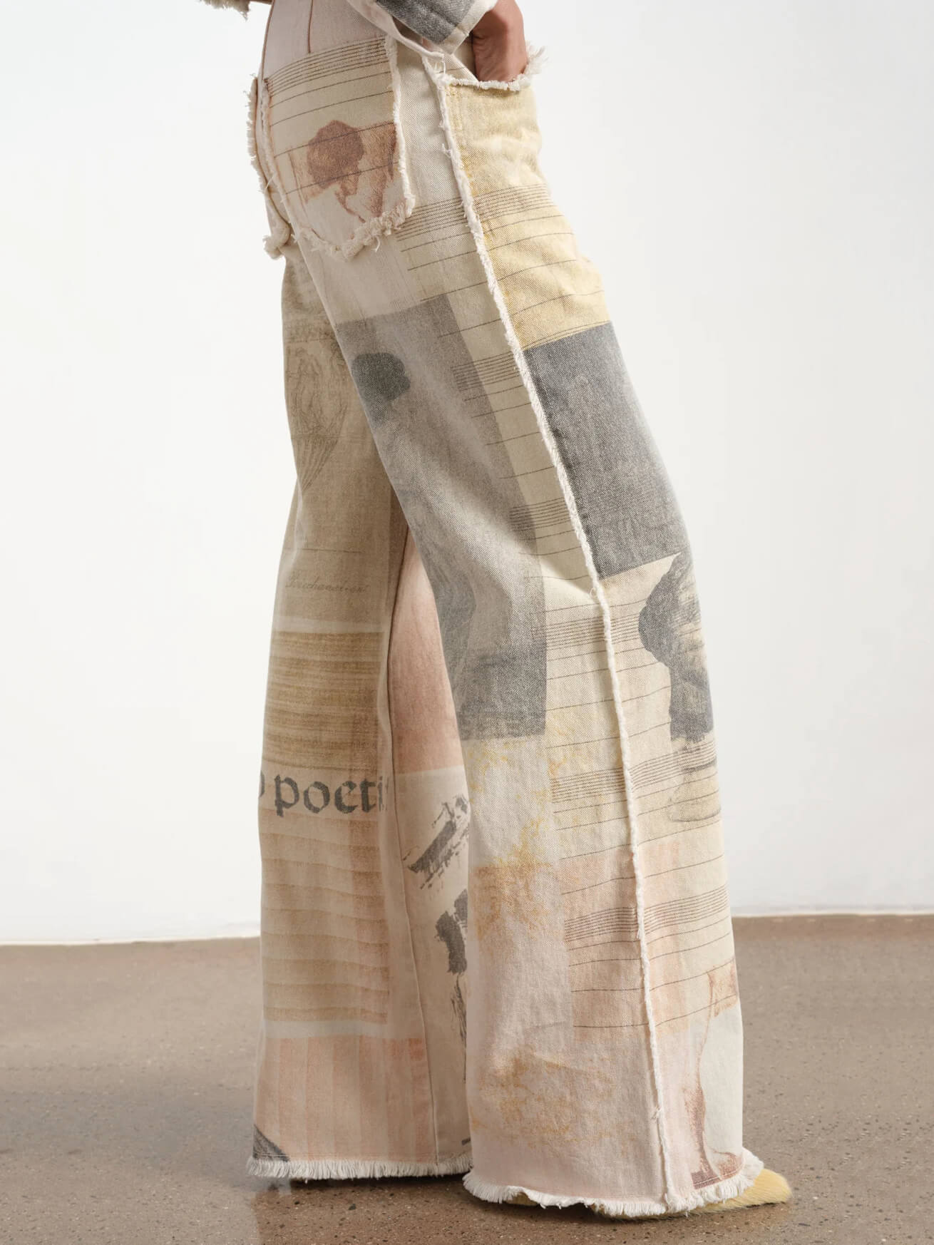 Women's Wide Leg Pants – Classical Art Print & Frayed Pocket Detail