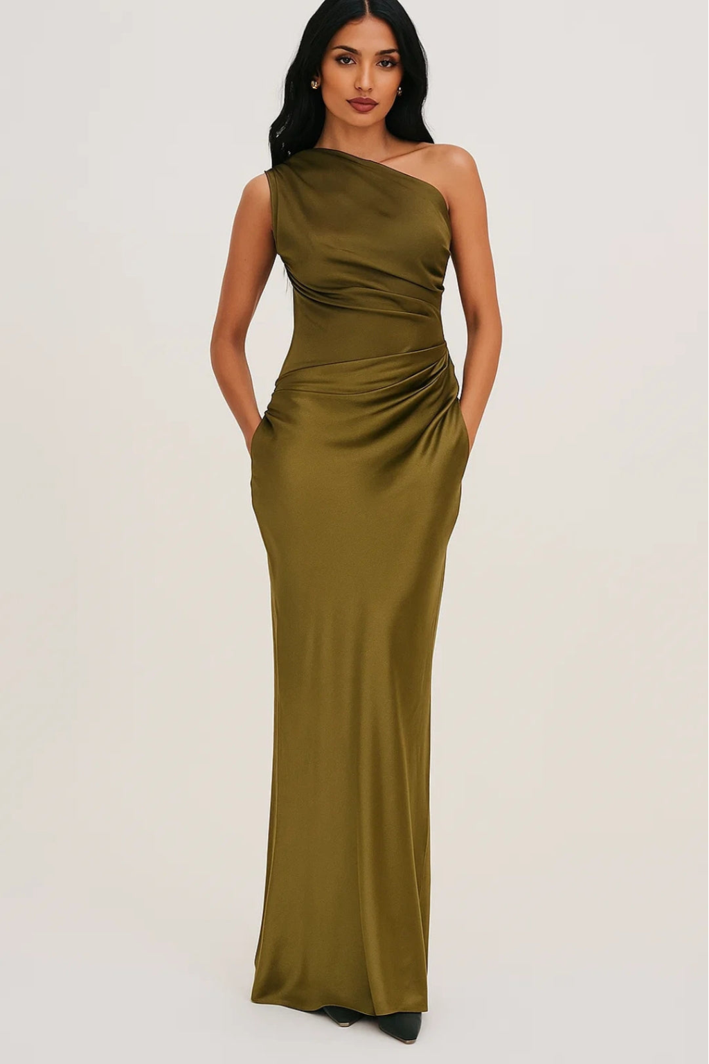 Modern One-Shoulder Evening Maxi Dress – Sculpted Silhouette & Subtle Shine