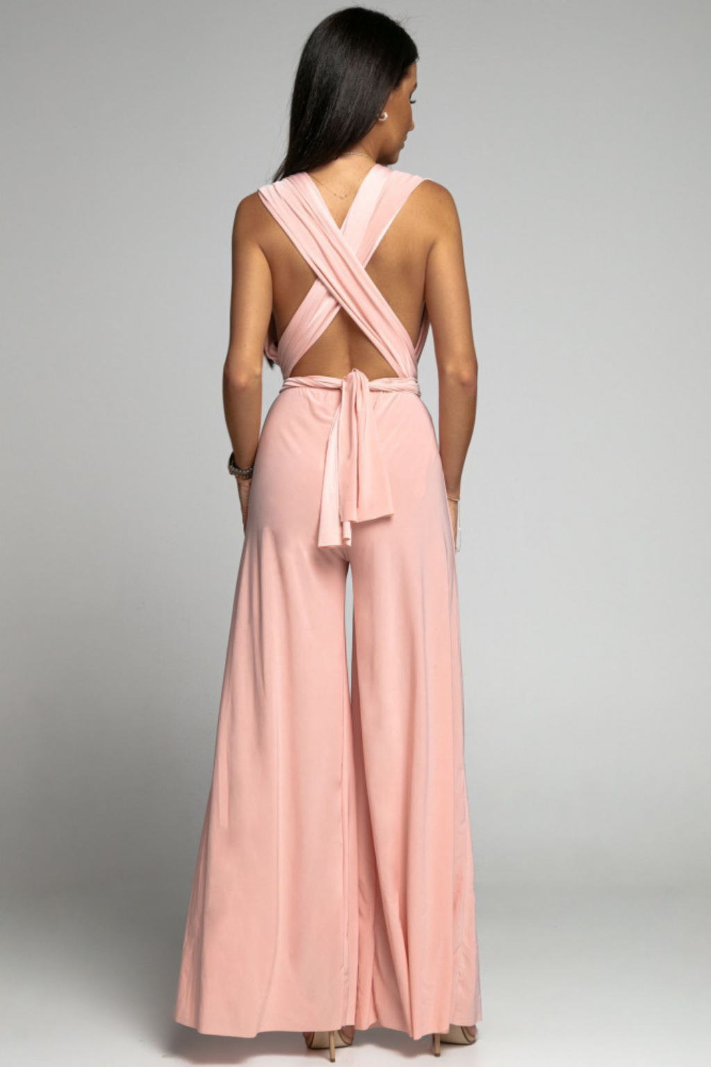 Elegant Wide-Leg Jumpsuit – Deep V-Neck Sleeveless Silhouette & Open Back