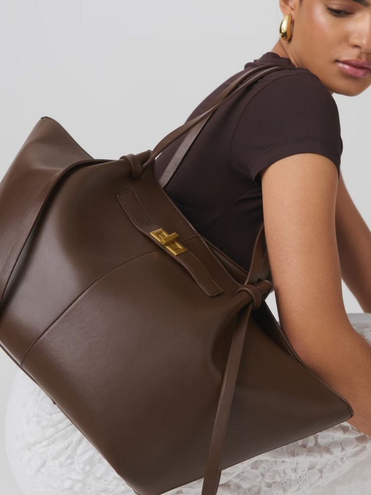 Elegant Large Leather Tote Bag – Chic Work & Laptop Shoulder Bag with Gold Detailing