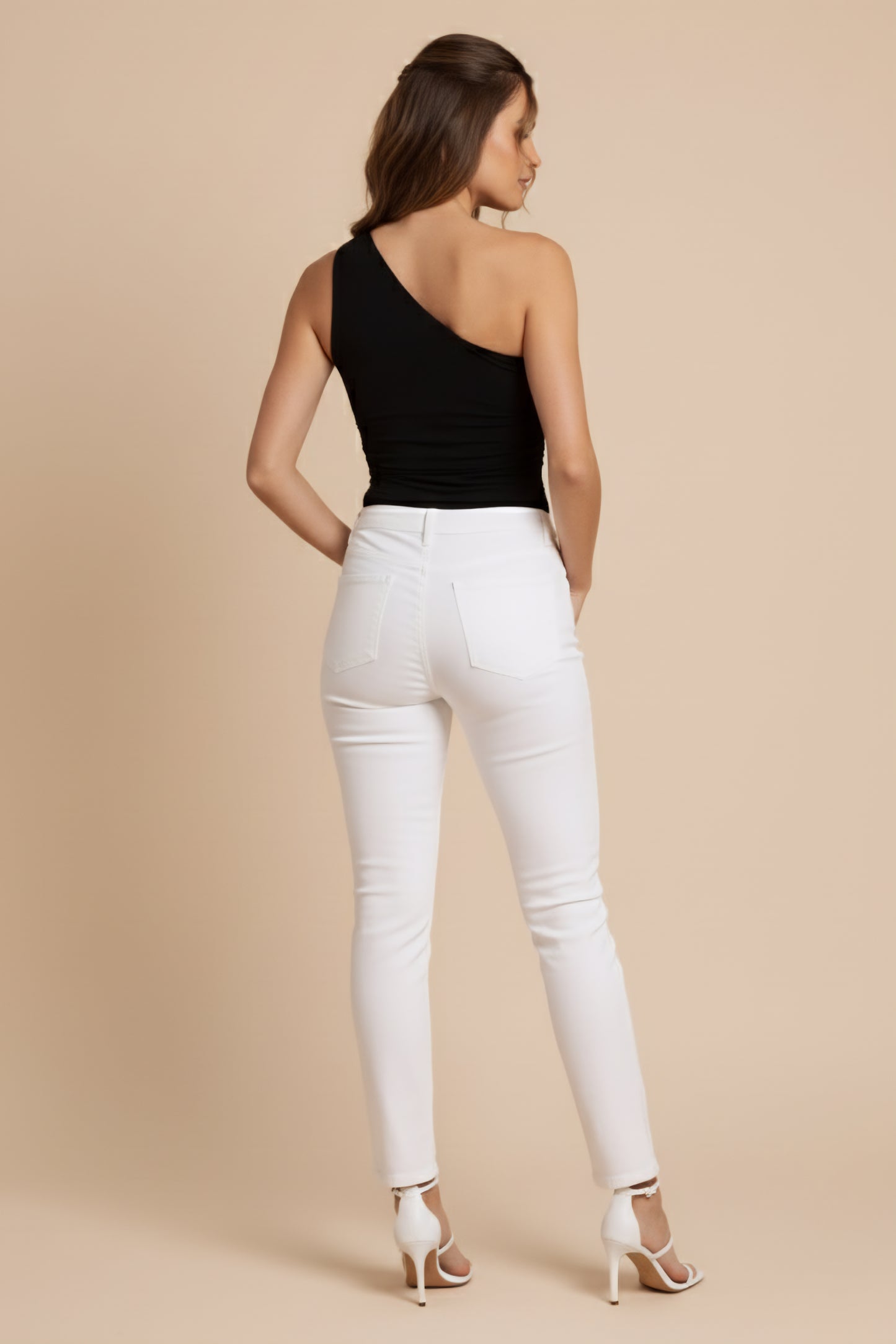 Chic One-Shoulder Sleeveless Top – Flattering Asymmetric Cut & Modern Appeal