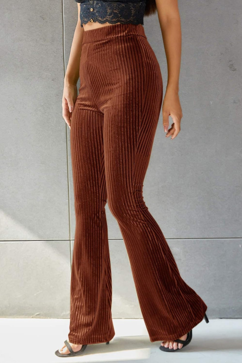 Chic High-Waist Flared Pants – Ribbed Texture & Elongated Silhouette