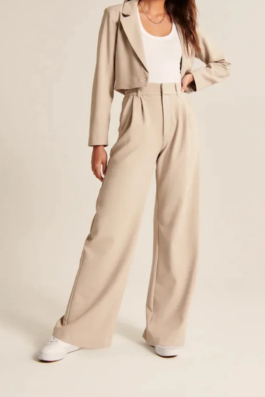 Tailored High-Waist Wide-Leg Trousers – Refined Cut & Effortless Flow