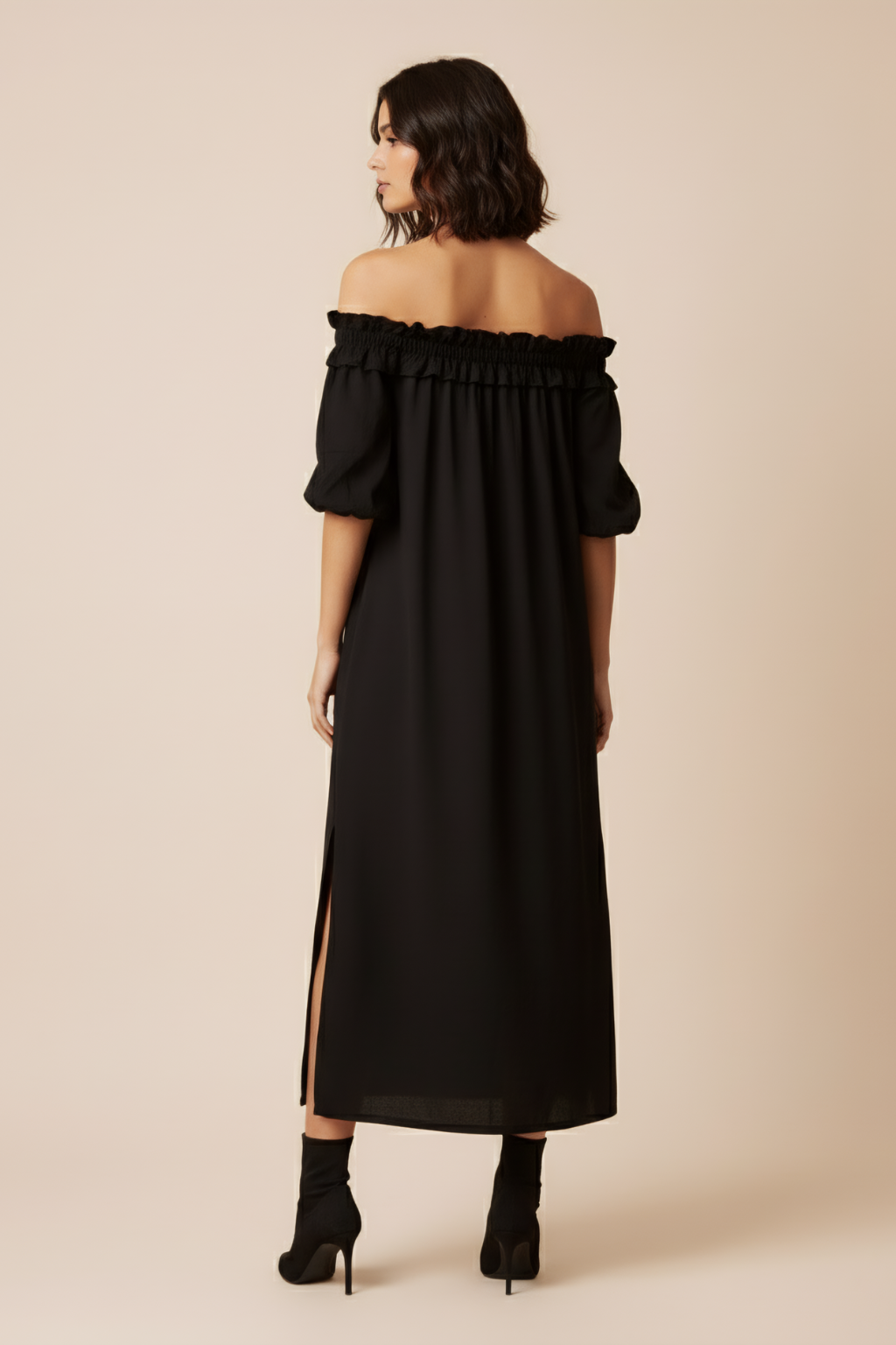 Romantic Off-Shoulder Ruffle Maxi Dress – Flowing Silhouette & Side-Split Elegance