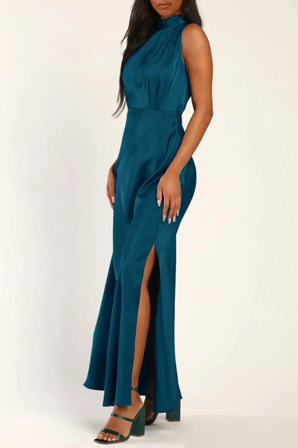 Chic High-Neck Maxi Dress – Sleeveless Silhouette & Side Slit Detail