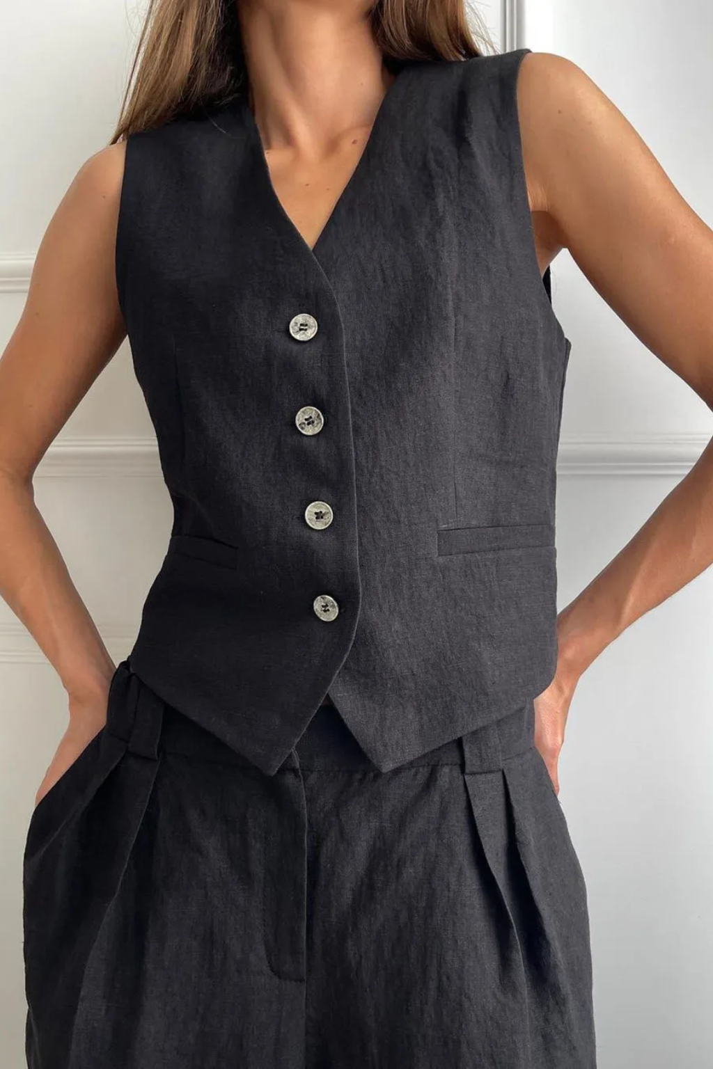 Polished Two-Piece Set – Sleeveless Vest and Wide-Leg Pants