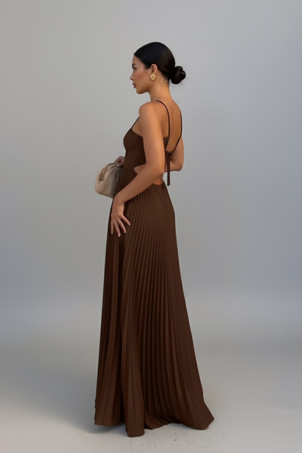 Elegant Pleated Maxi Dress – Strappy Cut-Out Evening Silhouette