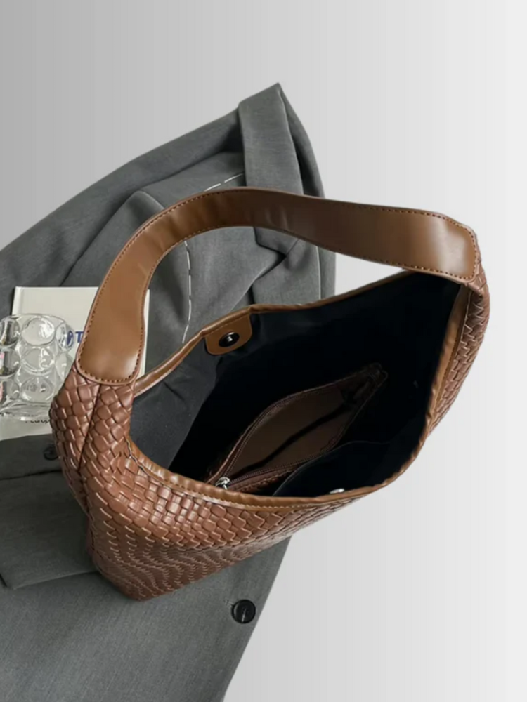 Woven Leather Shoulder Bag with Inner Pouch – Chic & Spacious
