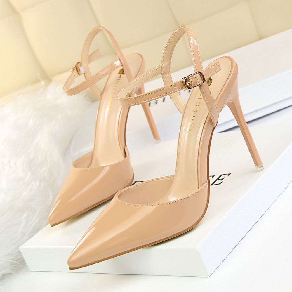Classic Stiletto Heels – Pointed Toe & Ankle Strap