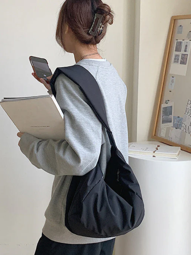 Lightweight Puffer Shoulder Bag – Water-Resistant & Spacious