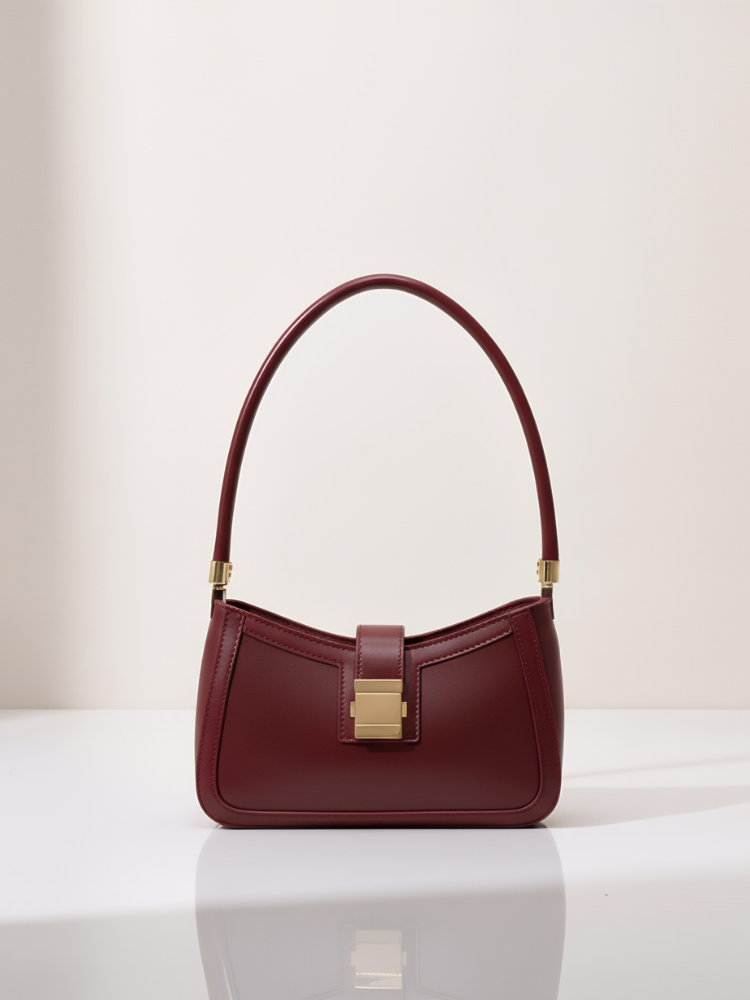 Chic Black Leather Shoulder Bag – Timeless Minimalist Design with Gold Clasp