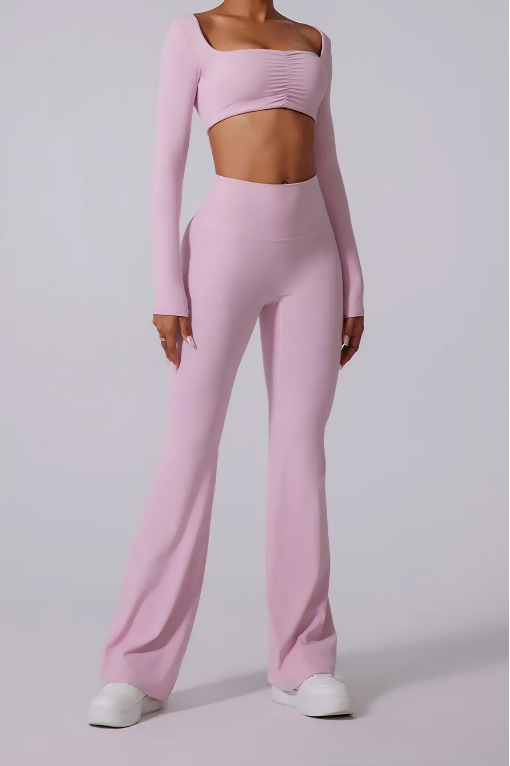 Sleek Flared Pants Two-Piece Set – Long-Sleeve Crop Top & High-Waist Fit
