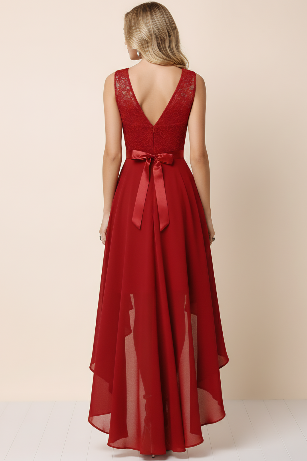 High-Low Evening Dress – Lace Bodice & Flowing Asymmetrical Silhouette