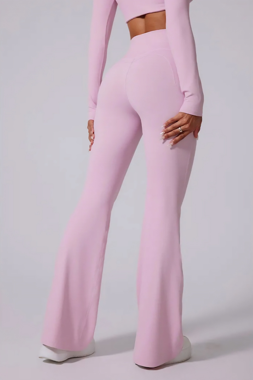 Sleek Flared Pants Two-Piece Set – Long-Sleeve Crop Top & High-Waist Fit