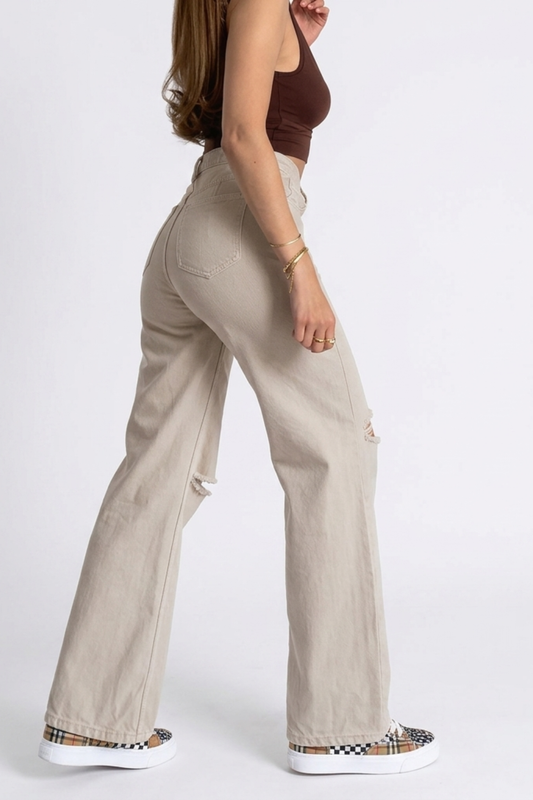 Chic High-Waist Wide-Leg Jeans – Ripped Knee Detailing & Relaxed Fit