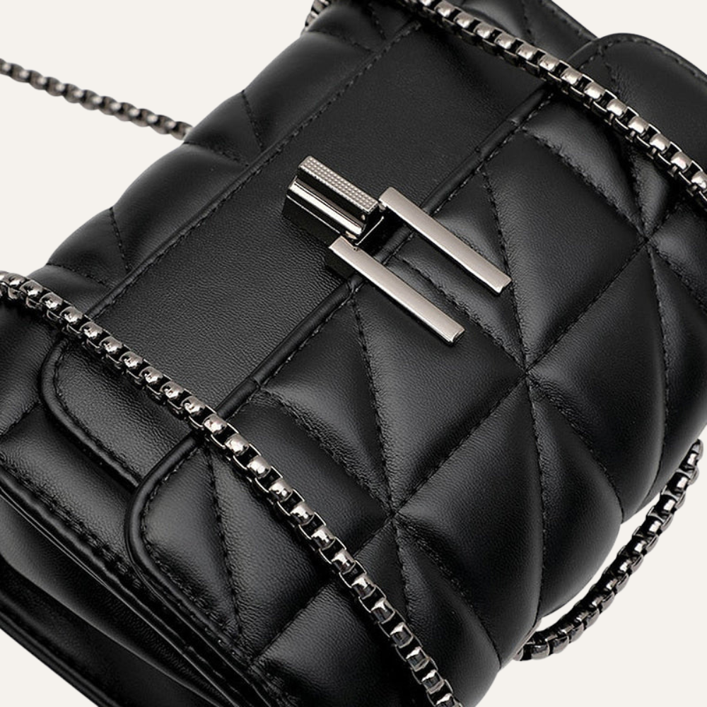 Women's Quilted Crossbody Bag – Chain Strap & Gunmetal Clasp Detail