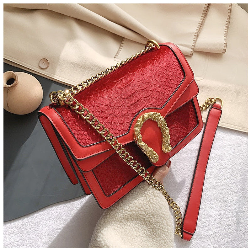 Women's Crossbody Bag – Chain Strap & Gold Sculpted Clasp Detail